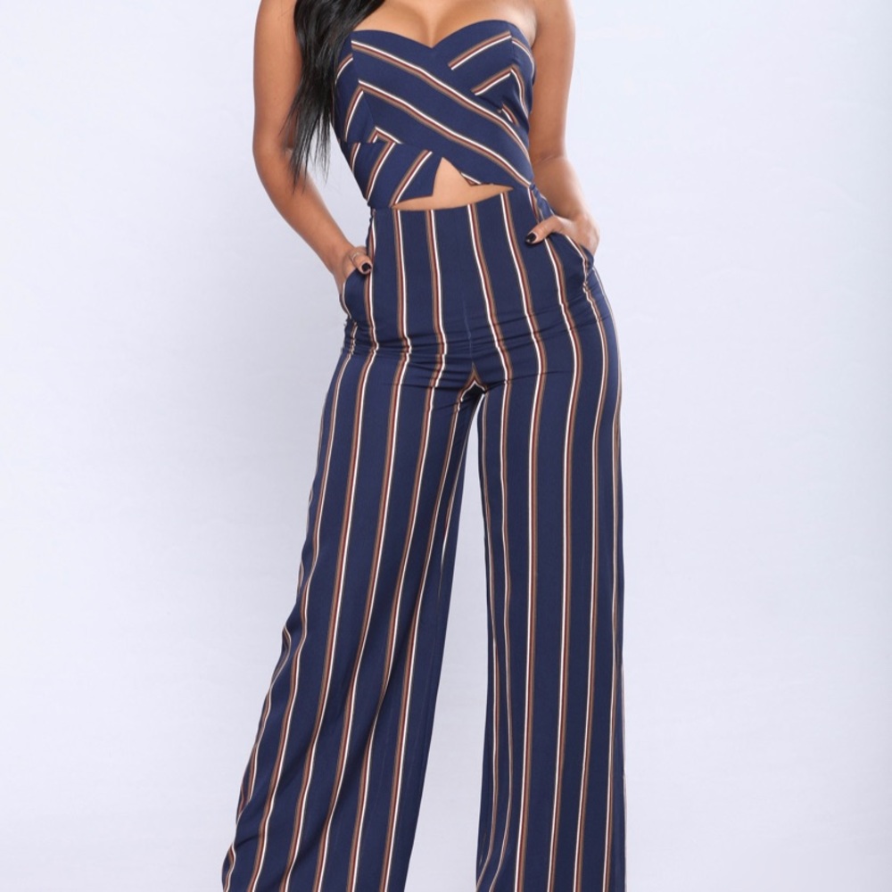 Cute jumpsuit!!🖤